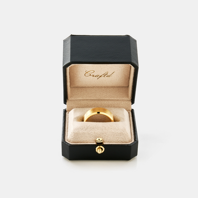 Bevelled Wedding Ring (18ct Gold) 8mm