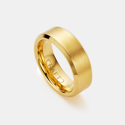 Bevelled Wedding Ring (18ct Gold) 8mm
